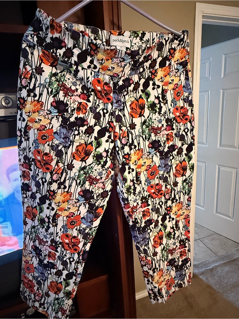 Peck & Peck Cream Floral Crop Pants with Red and Green Accents